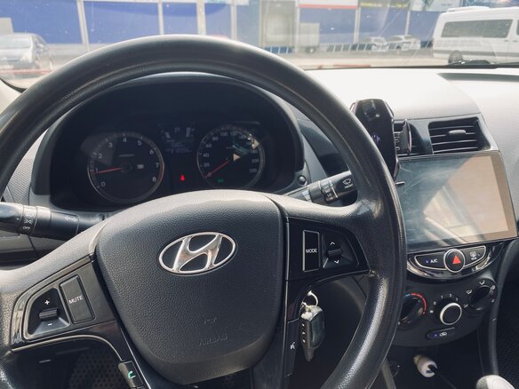 2011 Hyundai Accent IV, серый, 680000 рублей - вид 9