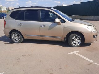 2008 Kia Carens II (UN), бежевый, 680000 рублей, вид 2