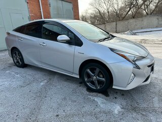 2016 Toyota Prius IV (XW50), серебристый, 1650000 рублей, вид 5