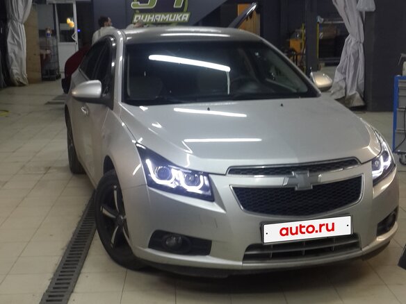 2010 Chevrolet Cruze I, серебристый, 666000 рублей - вид 5