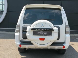2013 Mitsubishi Pajero IV Рестайлинг 1, белый, 2258000 рублей, вид 4
