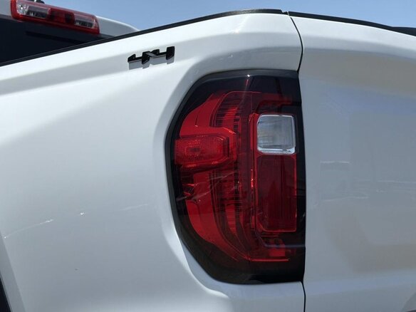 2026 GMC Canyon III, белый - вид 25