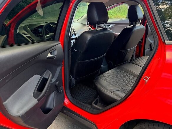 2012 Ford Focus III, красный, 750000 рублей - вид 17