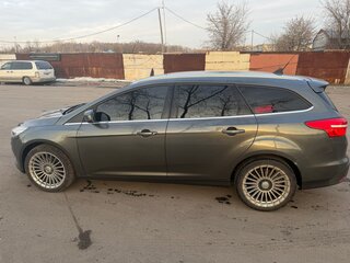 2019 Ford Focus III Рестайлинг, серый, 1400000 рублей, вид 3