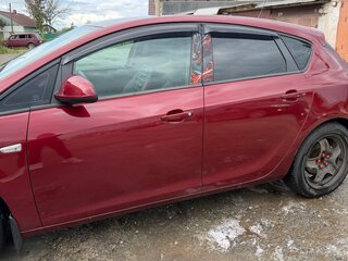 2011 Opel Astra J, красный, 610000 рублей, вид 3