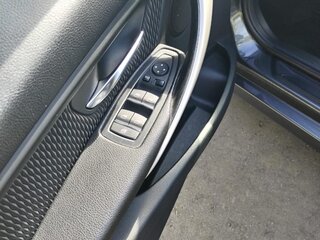 2017 BMW 3 серии 320i xDrive VI (F3x) Рестайлинг, серый, 1900000 рублей, вид 3