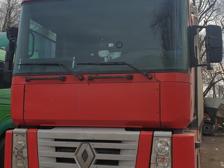 2004 Renault Magnum, красный, 760000 рублей, вид 1