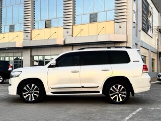 2015 Toyota Land Cruiser 200 Series Рестайлинг 2, белый, 6350000 рублей, вид 5