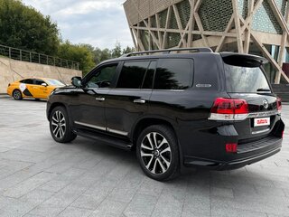 2017 Toyota Land Cruiser 200 Series Рестайлинг 2, чёрный, 9850000 рублей, вид 3