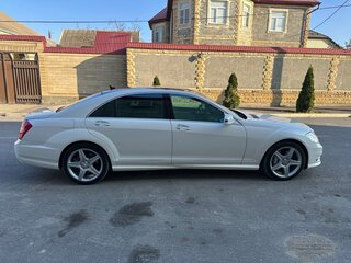 2010 Mercedes-Benz S-Класс 500 V (W221) Рестайлинг, белый, 2500000 рублей, вид 3