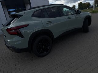 2024 Chevrolet Trax II, зелёный, 1850000 рублей, вид 4