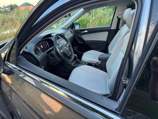 2020 Volkswagen Tiguan Allspace II, серый, 2600000 рублей, вид 2