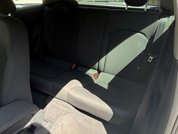 2011 Audi A1 I (8X), белый, 950000 рублей - вид 8