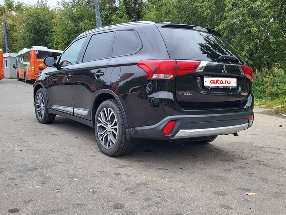 2015 Mitsubishi Outlander III Рестайлинг 2, чёрный, 1350000 рублей - вид 6