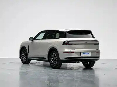 2026 Changan Qiyuan Q07 31.7 kWh, серебристый, 3660000 рублей, вид 4