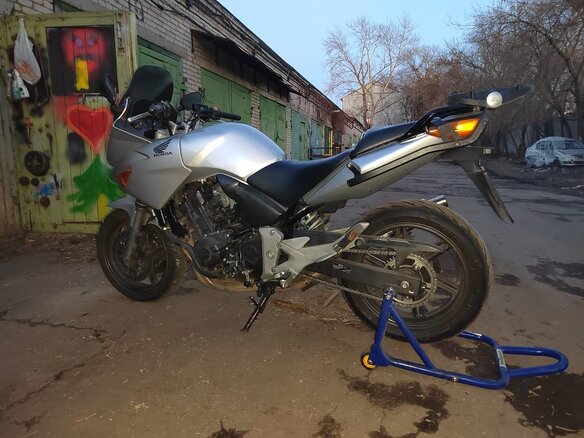 2004 Honda CBF 600, серебристый, 335000 рублей
