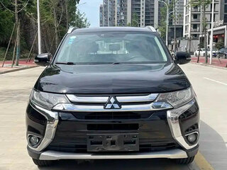 2022 Mitsubishi Outlander III Рестайлинг 3, чёрный, 2000000 рублей, вид 3