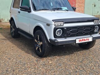 2004 Lada (ВАЗ) 2121 (4x4) I Рестайлинг, белый, 400000 рублей, вид 1