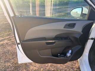 2014 Chevrolet Aveo II, белый, 950000 рублей, вид 5