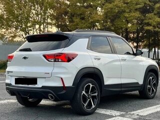 2022 Chevrolet TrailBlazer III, чёрный, 2208000 рублей, вид 3