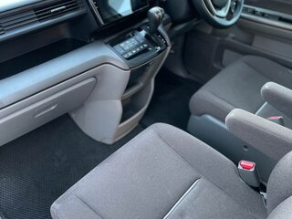 2015 Honda Stepwgn V, белый, 1480000 рублей, вид 4