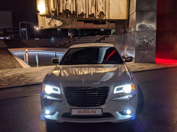 2012 Chrysler 300C II, белый