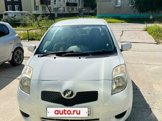 2005 Toyota Vitz II (XP90), белый, 592000 рублей, вид 1