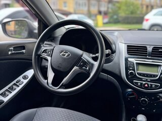 2013 Hyundai Solaris I, серый, 660000 рублей, вид 5