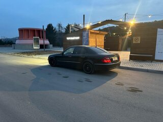 2002 Mercedes-Benz E-Класс 320 III (W211, S211), чёрный, 900000 рублей, вид 4