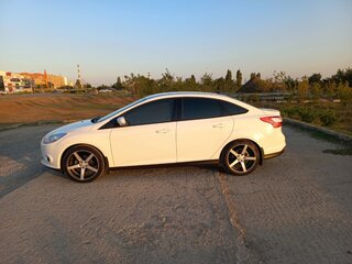 2014 Ford Focus III, белый, 910000 рублей, вид 4