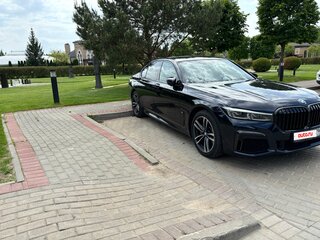 2020 BMW 7 серии 730d xDrive VI (G11/G12) Рестайлинг, чёрный, 5300000 рублей, вид 3