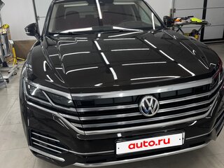 2019 Volkswagen Touareg III, коричневый, 3999999 рублей, вид 4