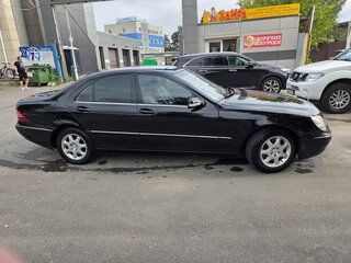2002 Mercedes-Benz S-Класс 320 IV (W220), чёрный, 550000 рублей, вид 2