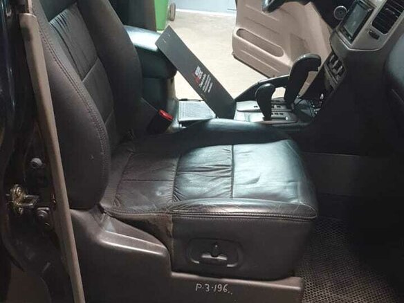 2004 Mitsubishi Pajero III Рестайлинг, чёрный, 1199000 рублей - вид 16