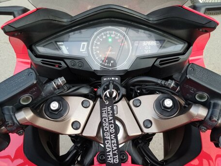 2017 Honda VFR 800, красный, 950000 рублей, вид 4