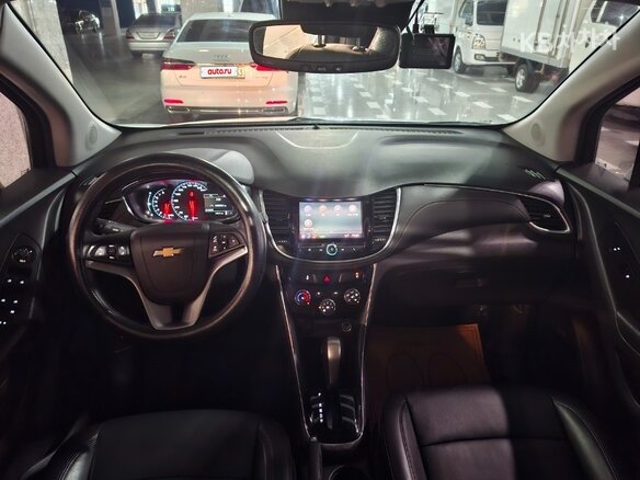 2021 Chevrolet Trax I Рестайлинг, белый, 1300000 рублей - вид 17