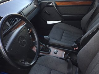 1993 Mercedes-Benz W124 200, синий, 330000 рублей, вид 3