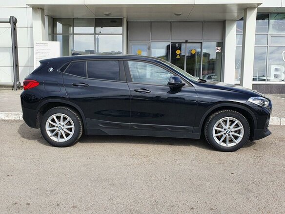 2018 BMW X2 sDrive18i I (F39), чёрный - вид 3