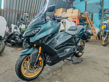2021 Yamaha TMAX, зелёный, 1420000 рублей, вид 2