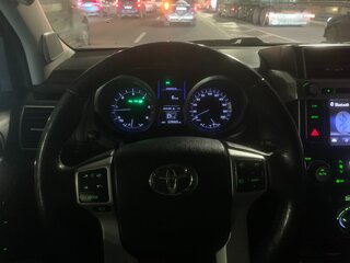 2014 Toyota Land Cruiser Prado 150 Series Рестайлинг 1, чёрный, 3400000 рублей, вид 4
