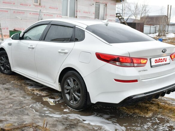 2019 Kia Optima IV Рестайлинг, белый, 1650000 рублей - вид 4