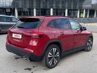 2020 Mercedes-Benz GLA 250 II (H247), красный, 4300000 рублей, вид 4