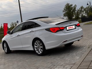 2011 Hyundai Sonata VI (YF), белый, 1195000 рублей, вид 1