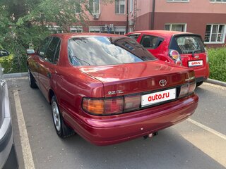 1993 Toyota Camry III (XV10), красный, 600000 рублей, вид 3