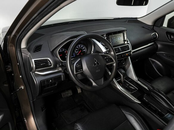 2018 Mitsubishi Eclipse Cross I, коричневый - вид 8