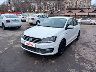 2016 Volkswagen Polo V Рестайлинг, белый, 639000 рублей, вид 1
