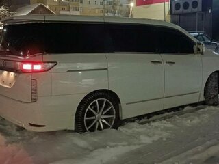 2012 Nissan Elgrand III (E52), белый, 950000 рублей, вид 2