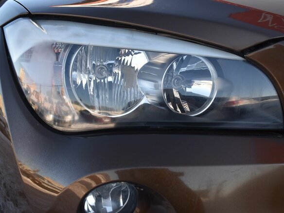 2011 BMW X1 18i I (E84), коричневый - вид 3