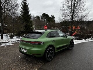 2019 Porsche Macan Turbo I Рестайлинг, красный, 6800000 рублей, вид 3