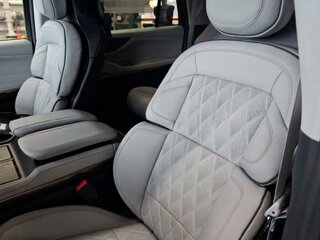 2026 Lincoln Navigator L V, чёрный, 20648000 рублей, вид 5